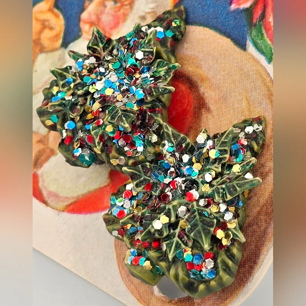 Vintage Green Plastic Glittered Christmas Tree Clip On Earrings Glittery